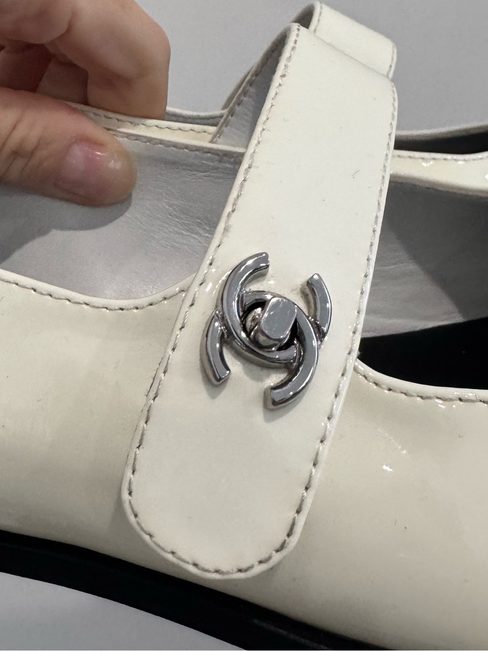 Chanel CC Mary Jane Ballet Flats in White Patent Leather - Picture 9 of 14